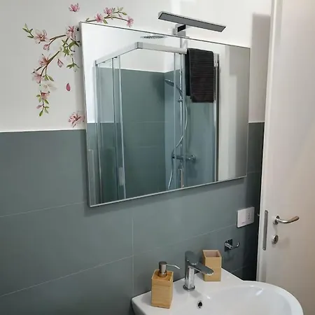 Accogliente Bilocale Comodo Per Aeroporto E Centro *