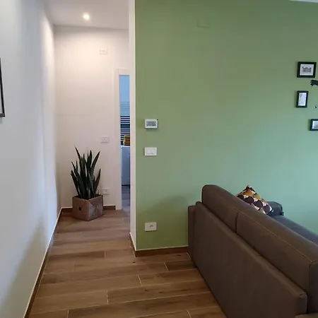 Accogliente Bilocale Comodo Per Aeroporto E Centro Apartman *